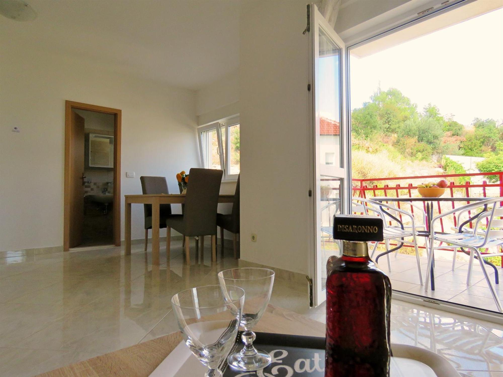 Apartments Zvone Omis Phòng bức ảnh